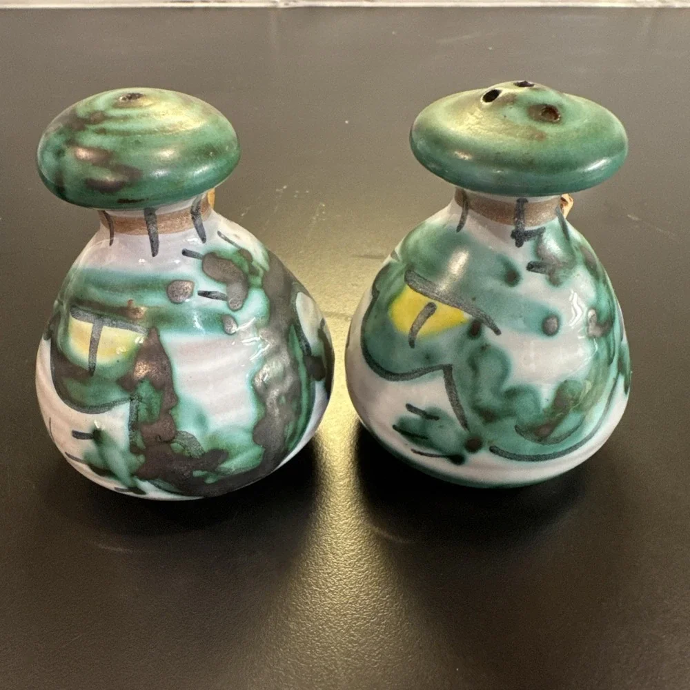 Handmade‎ Pottery Salt & Pepper Shakers Dragonwear Green Gray Stamped Tintagel